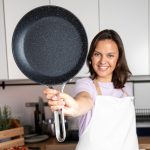 Pastangų nereikalaujanti neprikepanti keptuvė